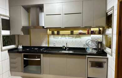 Imagem 13: LNC-Seu Novo Lar Casa Duplex em Jardim Camburi, Perfeita para Famílias...