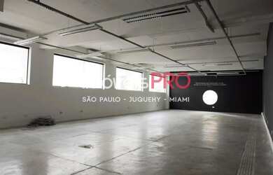 Imagem: O depósito possui 924m² de Área e está localizado em Vila