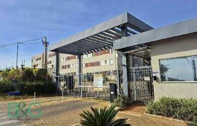 Imagem: O apartamento possui 2 Dormitórios, 1 Banheiro, 1 Vaga na garagem