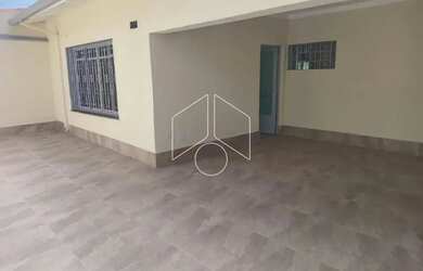 Imagem: A casa possui 4 Dormitórios, 3 Banheiros, 4 Vagas na garagem