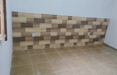 Imagem: A casa possui 1 Dormitório, 1 Banheiro e está localizado