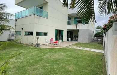 Imagem: A casa em condomínio possui 4 Dormitórios, 4 Banheiros, 5