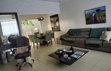 Imagem: A casa para alugar possui 3 Dormitórios, 4 Banheiros, 4 Vagas