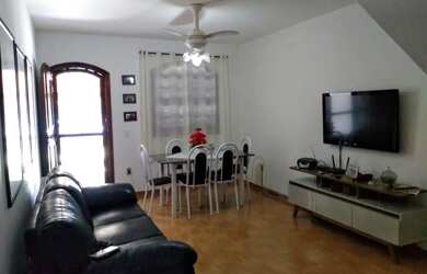 Imagem: A casa possui 2 Dormitórios, 2 Banheiros, 1 Vaga na garagem