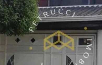 Imagem: A casa possui 3 Dormitórios, 3 Banheiros, 1 Vaga na garagem