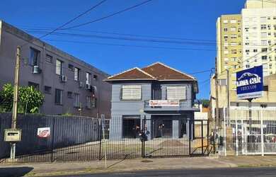 Imagem: A casa à venda possui 5 Dormitórios, 3 Banheiros, 5 Vagas