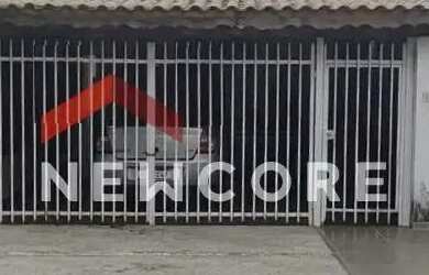 Imagem: A casa possui 2 Dormitórios, 1 Banheiro, 1 Vaga na garagem