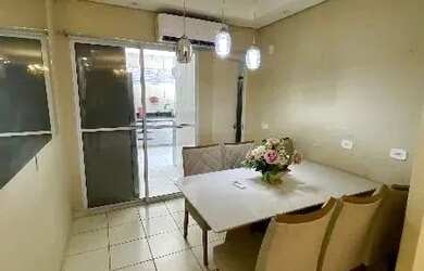 Imagem: A casa em condomínio possui 3 Dormitórios, 2 Banheiros, 2