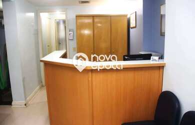 Imagem: O depósito possui 1 Vaga na garagem e 56m² de Área e está