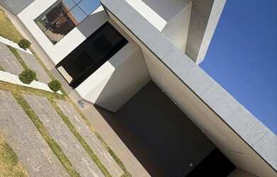 Imagem: A casa em condomínio possui 3 Dormitórios, 4 Banheiros, 4