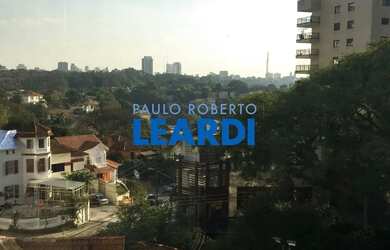 Imagem: O depósito possui 2 Vagas na garagem e 85m² de Área e está