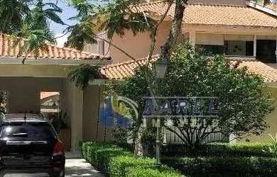 Imagem: A casa em condomínio possui 4 Dormitórios, 5 Banheiros, 4