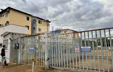 Imagem: O apartamento possui 3 Dormitórios, 1 Banheiro, 1 Vaga na garagem