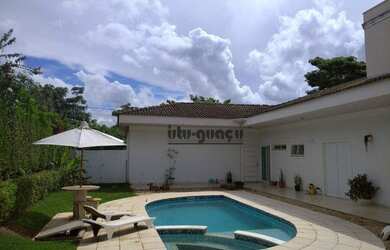 Imagem: A casa em condomínio possui 3 Dormitórios, 4 Banheiros, 5