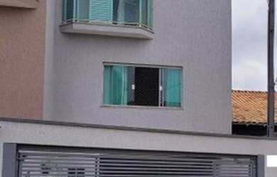 Imagem: A casa possui 3 Dormitórios, 2 Banheiros, 3 Vagas na garagem