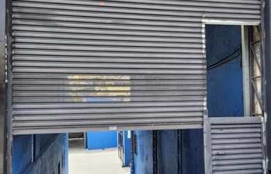 Imagem: O depósito possui 2 Vagas na garagem, 340m² de Área e está