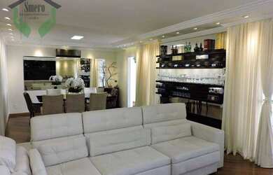 Imagem: A casa possui 4 Dormitórios, 5 Banheiros, 5 Vagas na garagem