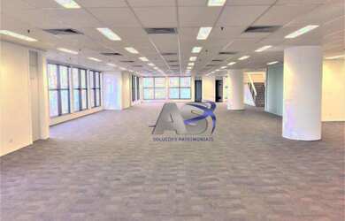 Imagem: O depósito possui 5 Vagas na garagem e 1231m² de Área e está