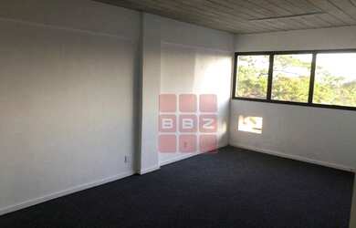 Imagem: O depósito possui 30m² de Área e está localizado em Vila