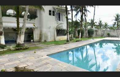 Imagem: A casa à venda possui 5 Dormitórios, 5 Banheiros, 5 Vagas