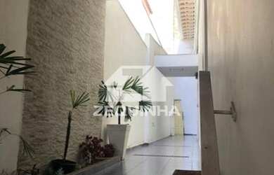 Imagem: A casa possui 3 Dormitórios, 4 Banheiros, 4 Vagas na garagem