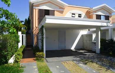 Imagem: A casa em condomínio possui 2 Dormitórios, 4 Banheiros, 2