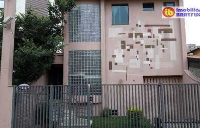 Imagem: O depósito possui 5 Vagas na garagem e 600m² de Área e está