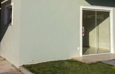 Imagem: A casa possui 1 Dormitório, 1 Banheiro, 1 Vaga na garagem