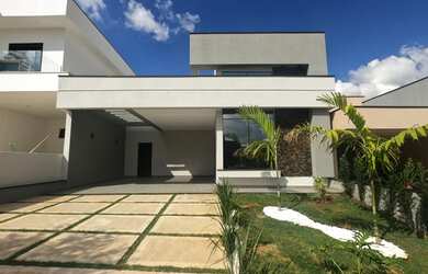 Imagem: A casa em condomínio possui 3 Dormitórios, 2 Banheiros, 2