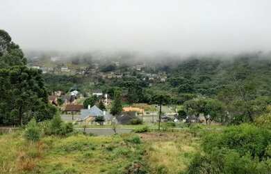 Imagem: O terreno possui 600m² de Área e está localizado em Gramado