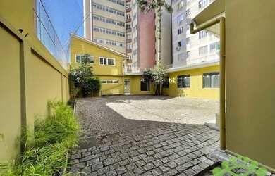 Imagem: O depósito possui 5 Vagas na garagem, 543m² de Área e está