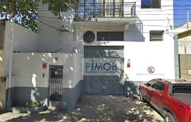 Imagem: O depósito possui 5 Vagas na garagem, 1.750m² de Área e