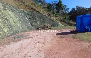 Imagem: O terreno possui 2200m² de Área e está localizado em Pedro