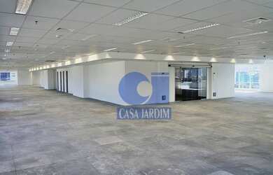 Imagem: O depósito possui 5 Vagas na garagem e 475m² de Área e está