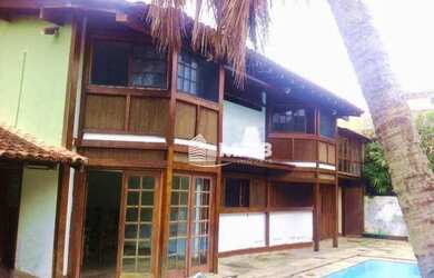 Imagem: A casa em condomínio possui 5 Dormitórios, 5 Banheiros, 4