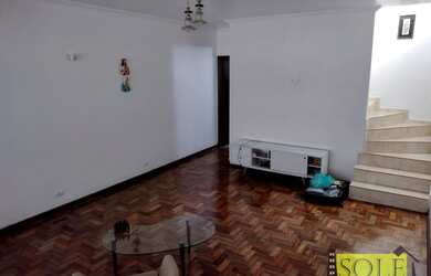 Imagem: A casa possui 4 Dormitórios, 3 Banheiros, 2 Vagas na garagem