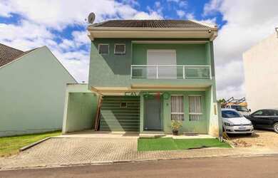 Imagem: A casa possui 3 Dormitórios, 4 Banheiros, 2 Vagas na garagem