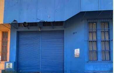 Imagem: O depósito possui 5 Vagas na garagem e 102m² de Área e está