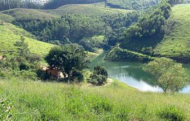 Imagem: O terreno possui 1.000m² de Área e está localizado em Quinta