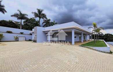 Imagem 2: Residencial - Centro. Piscinae750m² de Área