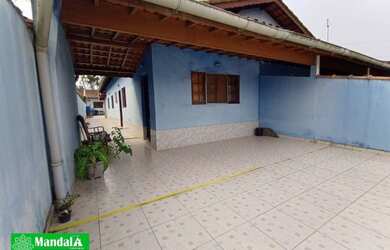 Imagem: A casa possui 3 Dormitórios, 3 Banheiros, 128m² de Área e