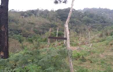 Imagem: O terreno possui 4.500m² de Área e está localizado em Juquitiba