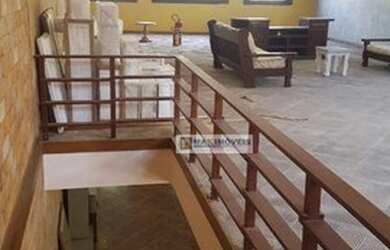 Imagem: O depósito possui 5 Vagas na garagem, 730m² de Área e está