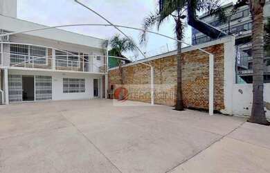 Imagem: O depósito possui 5 Vagas na garagem, 130m² de Área e está