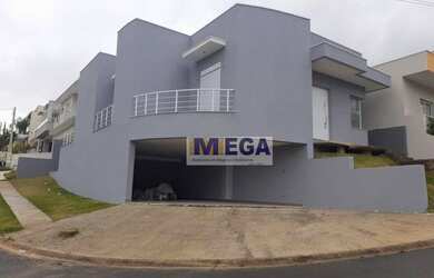 Imagem: A casa em condomínio possui 3 Dormitórios, 3 Banheiros, 4