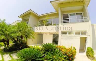 Imagem: A casa em condomínio possui 5 Dormitórios, 5 Banheiros, 5