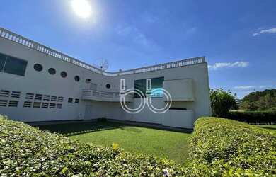 Imagem: A casa em condomínio possui 5 Dormitórios, 5 Banheiros, 5