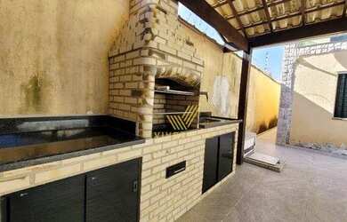 Imagem: A casa possui 3 Dormitórios, 3 Banheiros, 1 Vaga na garagem