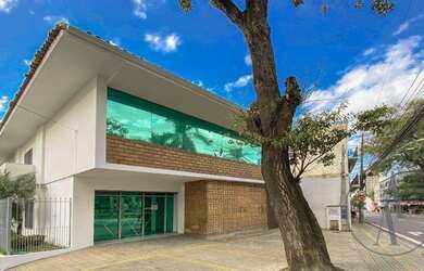 Imagem: O depósito possui 5 Vagas na garagem, 478m² de Área e está