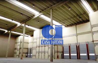 Imagem: O depósito possui 5 Vagas na garagem, 1099m² de Área e está